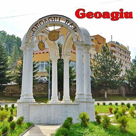 Hôtel Vila Mihu à Geoagiu Băi Extérieur photo